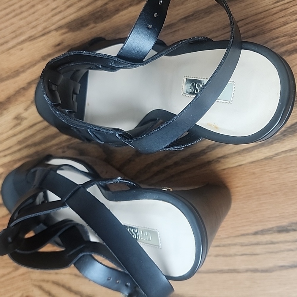 Shoes - Picture 4 of 5